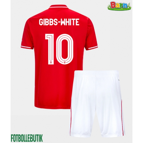 Nottingham Forest Morgan Gibbs-White #10 Hemmaställ Barn 2025-26 Kortärmad (+ Korta byxor)